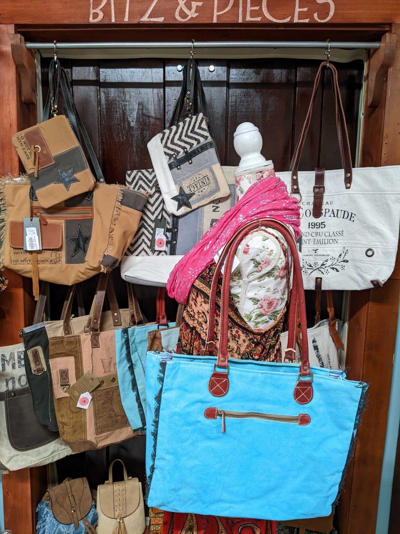 L. Abeille Royale Tote