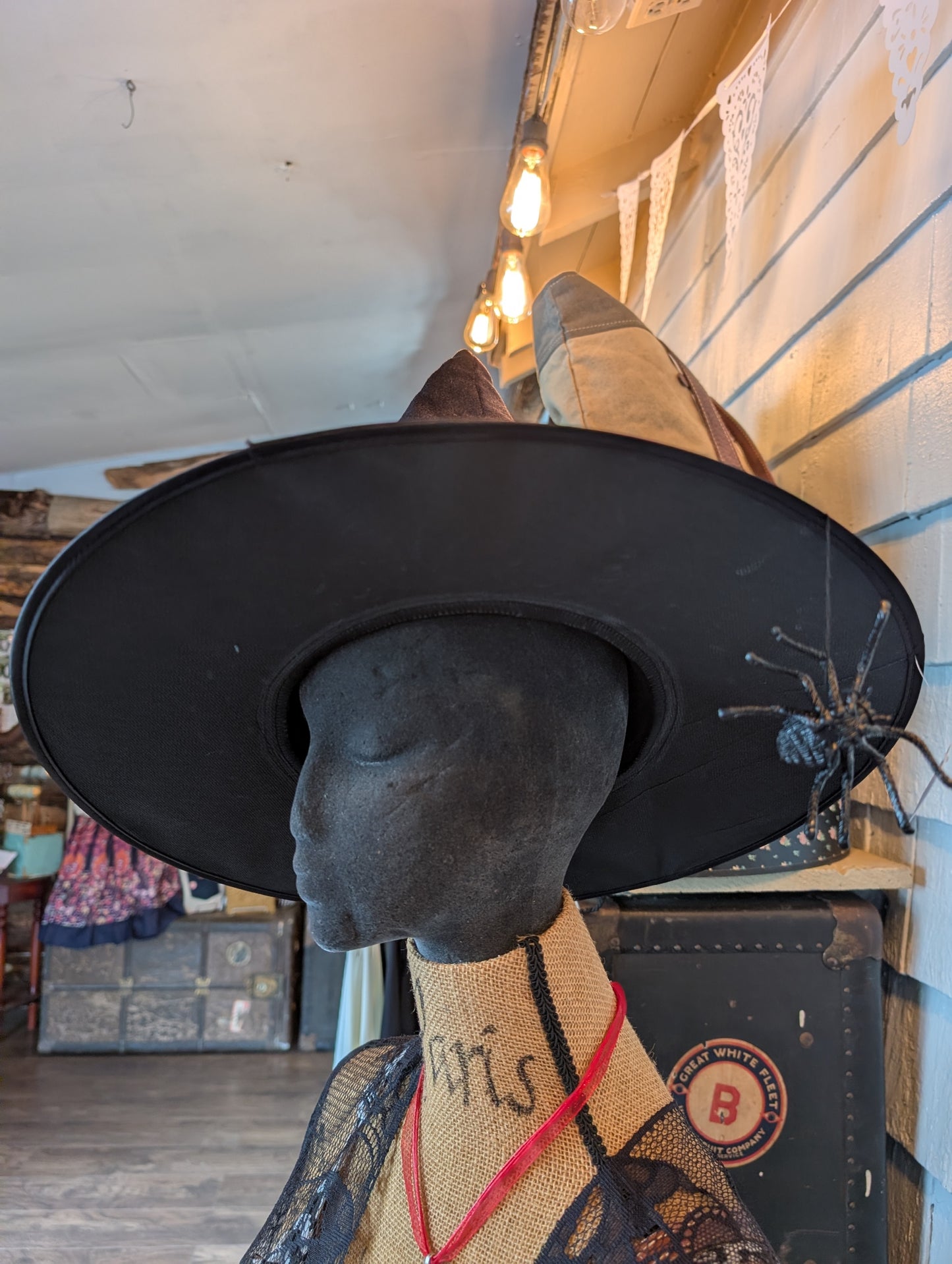 Elegant Witches Hat w/Spider