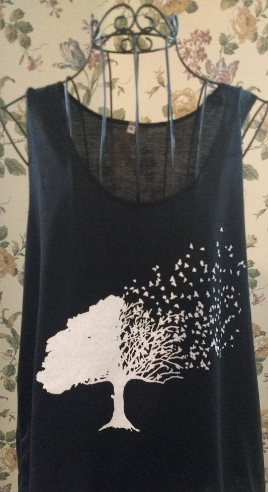 Birds Flying Away Graphic Tank (Black)
