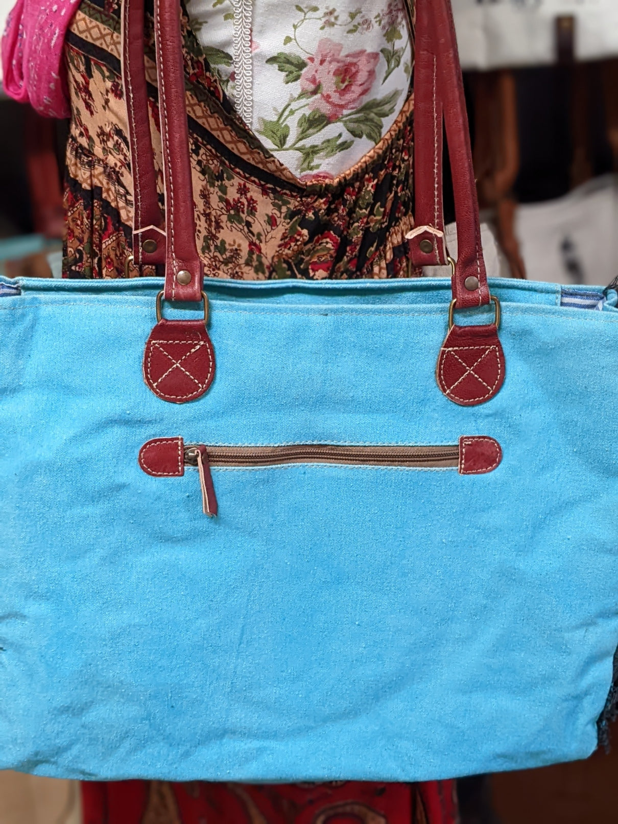 L. Abeille Royale Tote