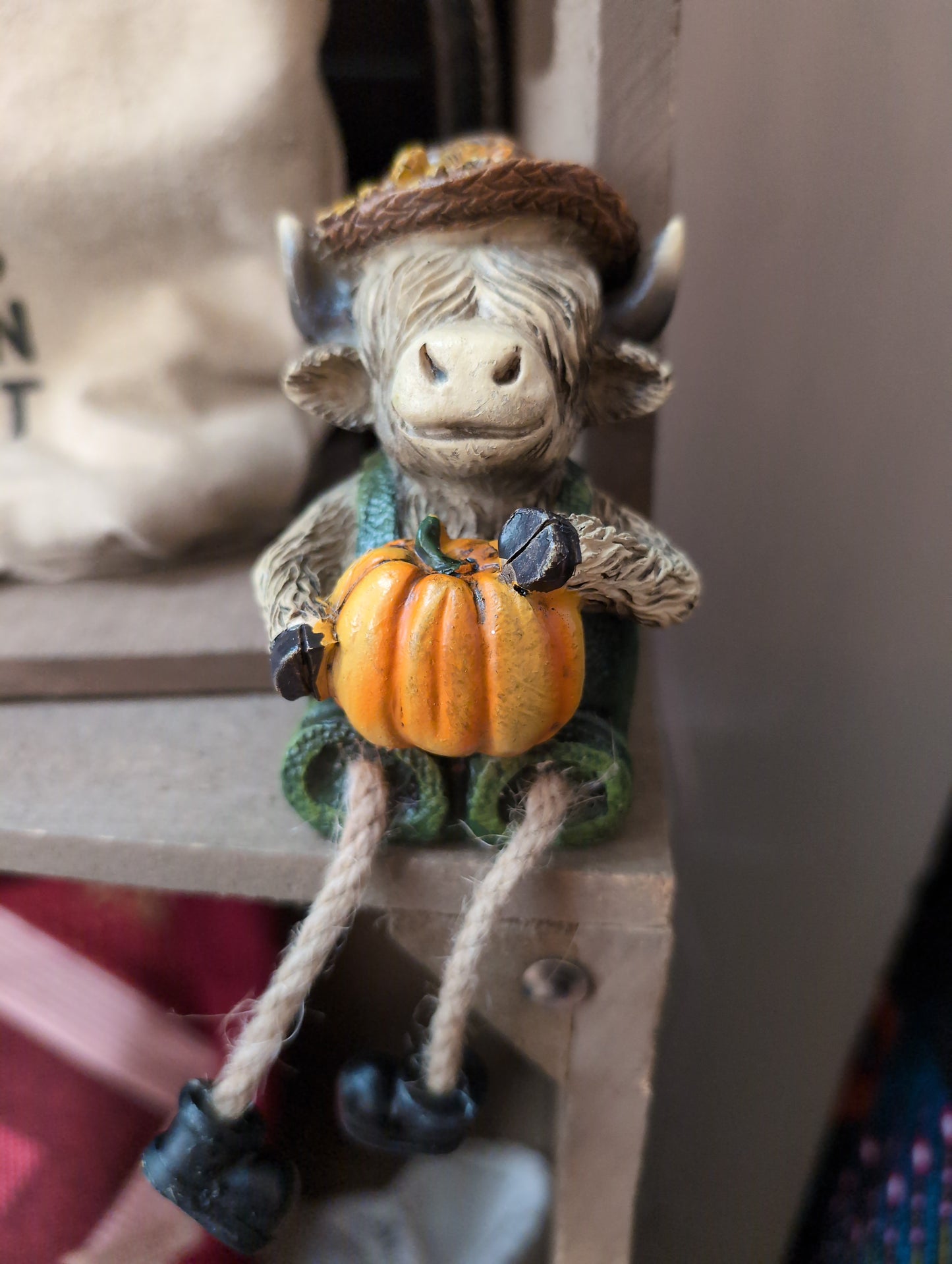 Highland cow shelf sitters